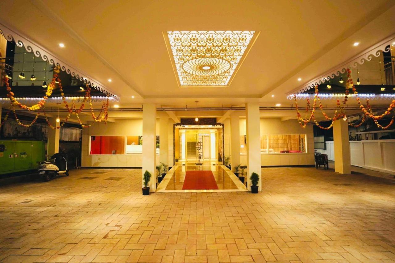 Geetha Govindham Hotel Guruvāyūr Eksteriør billede